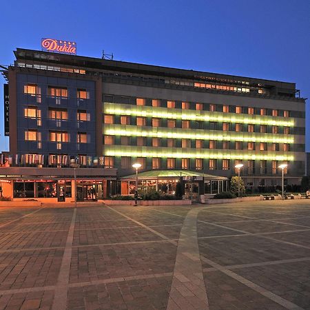 Hotel Dukla Prešov Buitenkant foto