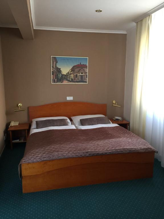 Hotel Dukla Prešov Kamer foto